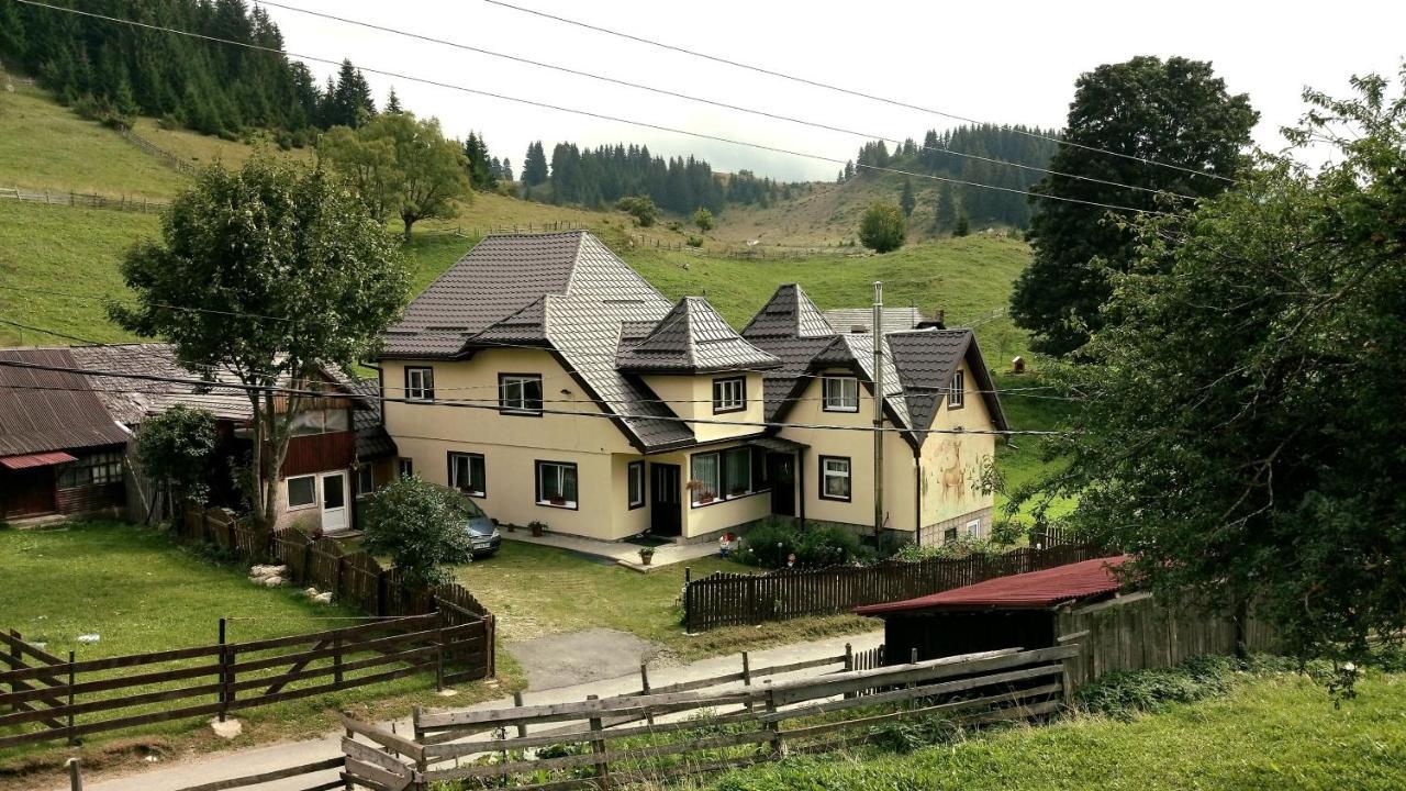 Casa Marcela Fundata Exterior photo